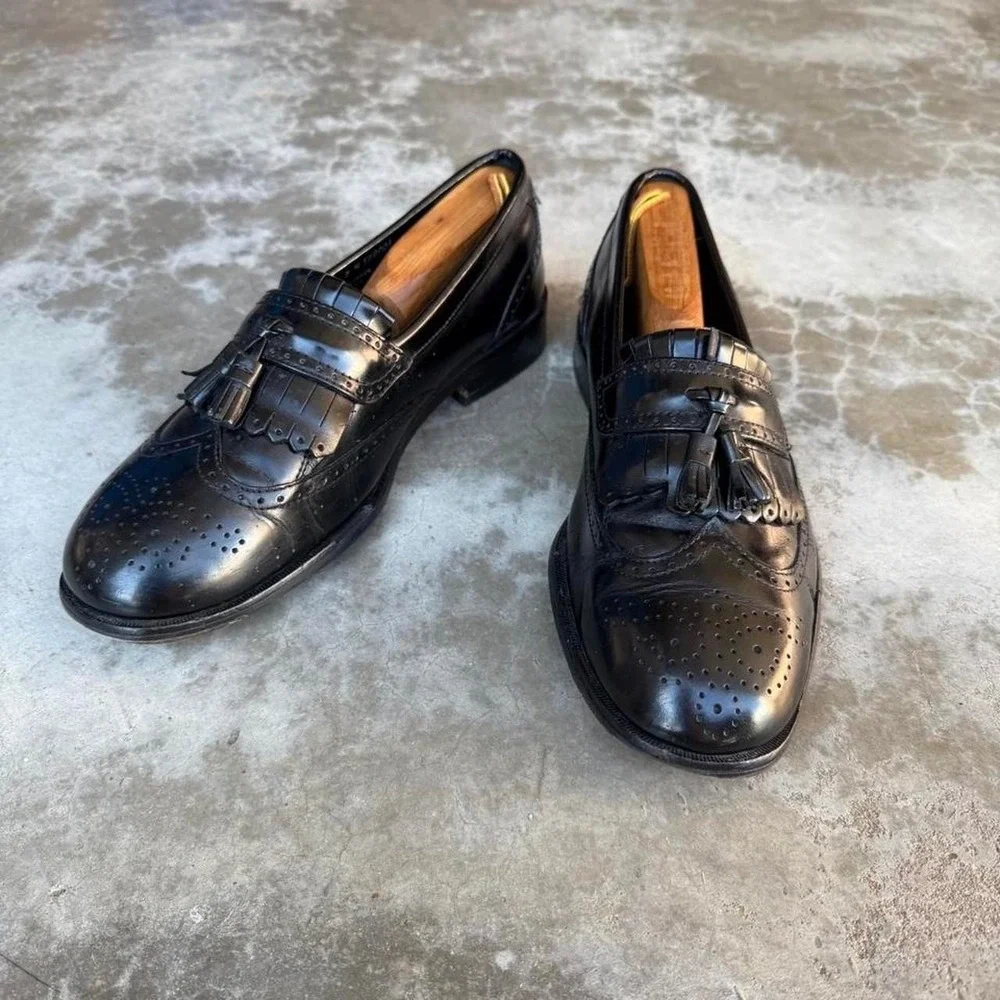 Vintage 90's Nunn Bush Shiny black leather wing tip tassel loafers dress shoes 9